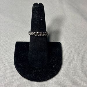 New! Silver Tone Twist Link Ring Size 7